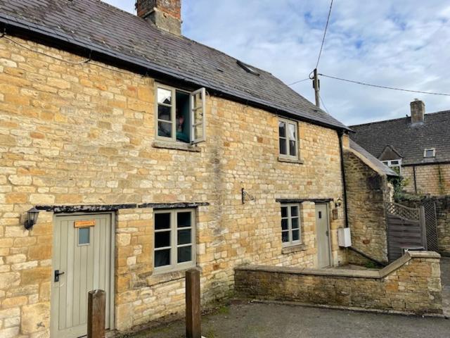 The Golden Pheasant Inn Burford Exterior foto