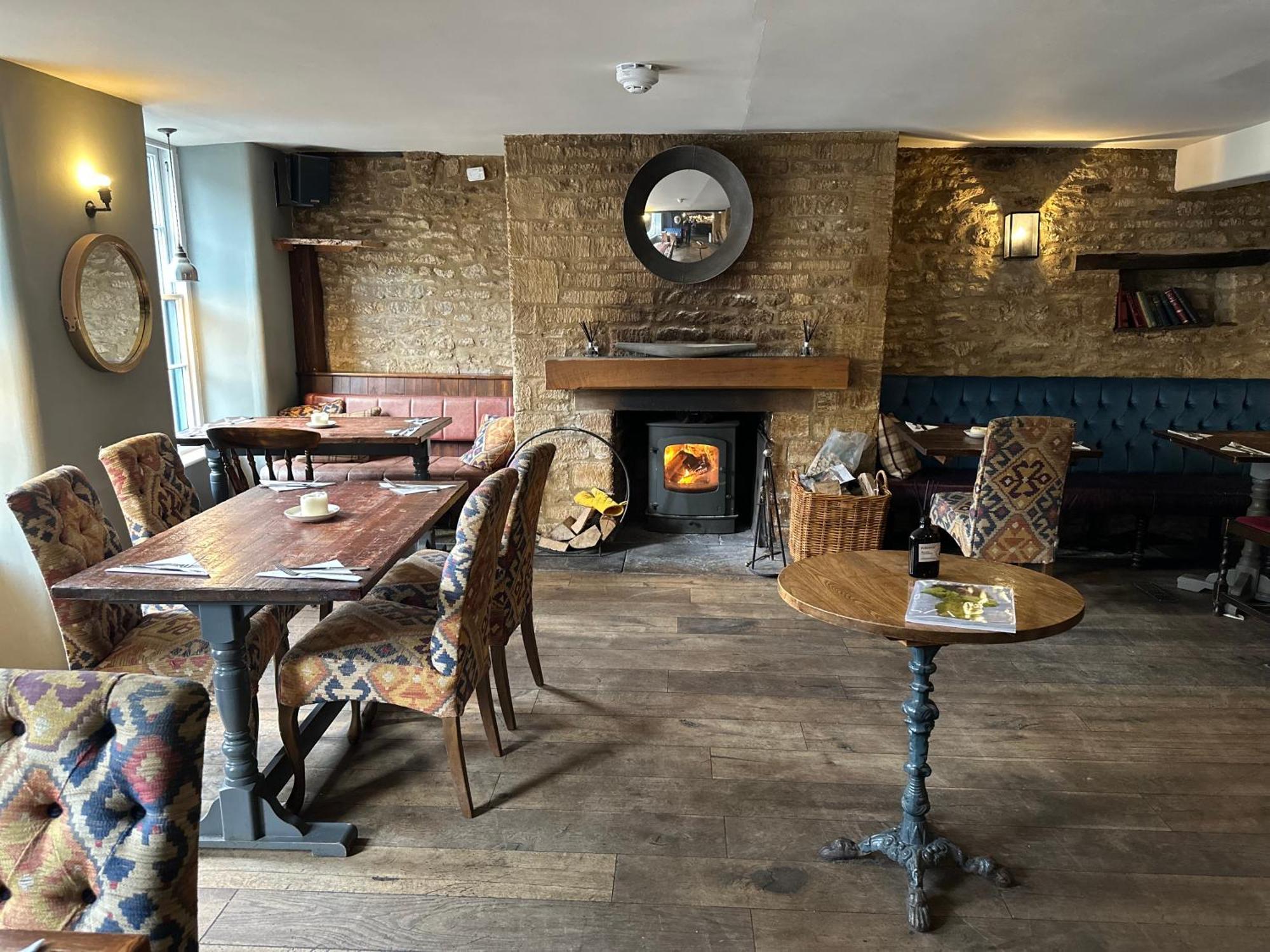 The Golden Pheasant Inn Burford Exterior foto