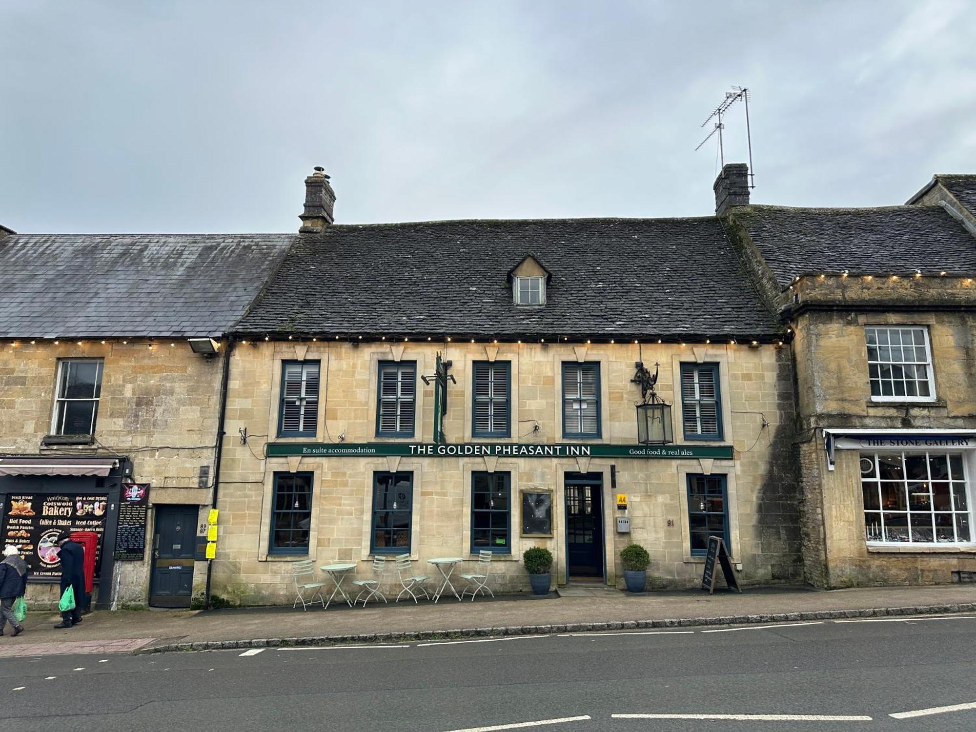 The Golden Pheasant Inn Burford Exterior foto