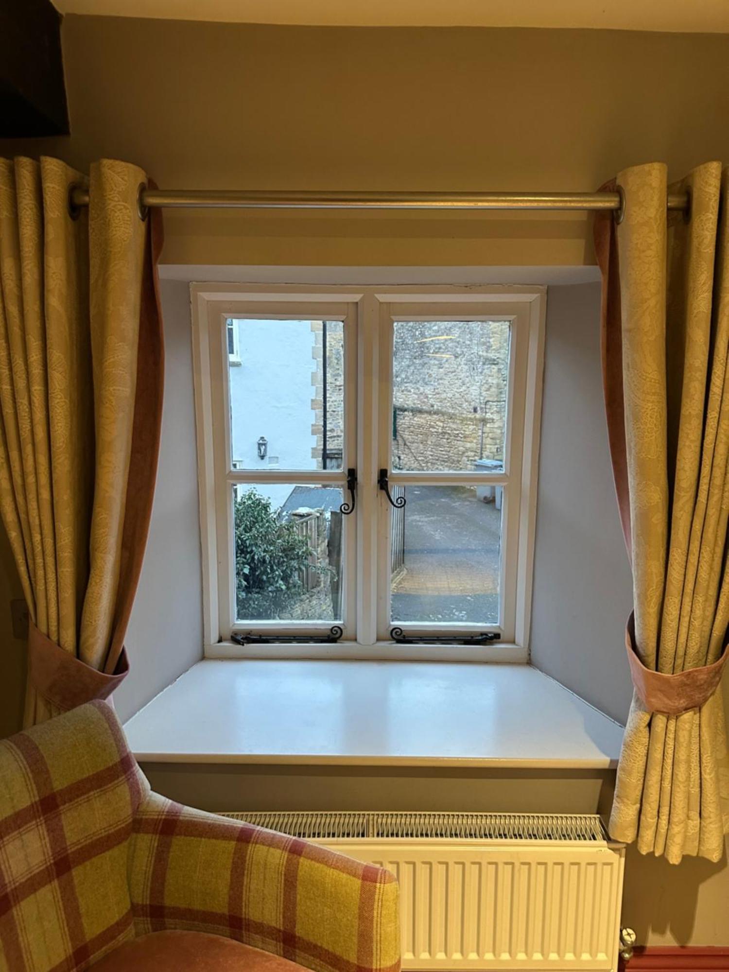 The Golden Pheasant Inn Burford Exterior foto